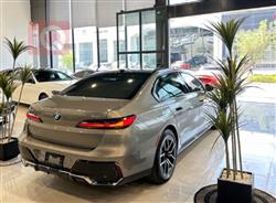 بي ام دبليو الفئة 7